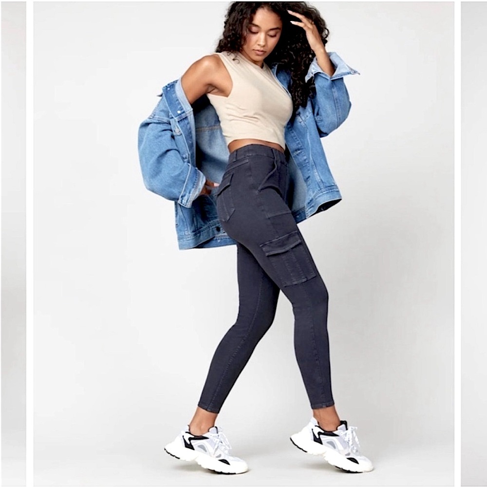 SPANX NWT CARGO PANTS SIZE LARGE